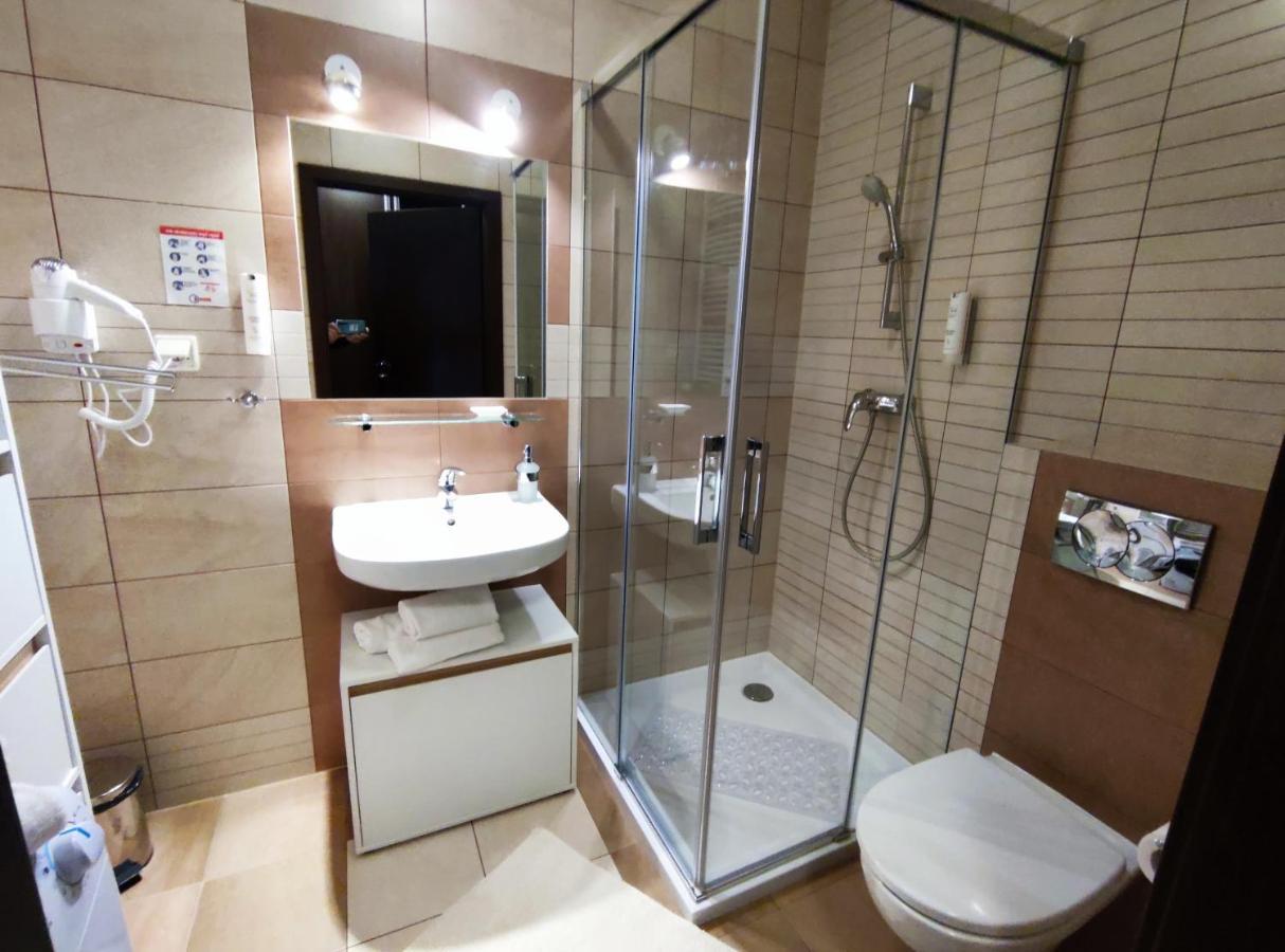 Apartament Przy Hotelu Aquarius Kołobrzeg Buitenkant foto